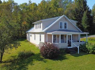 249 York St, Lyndonville, VT 05851