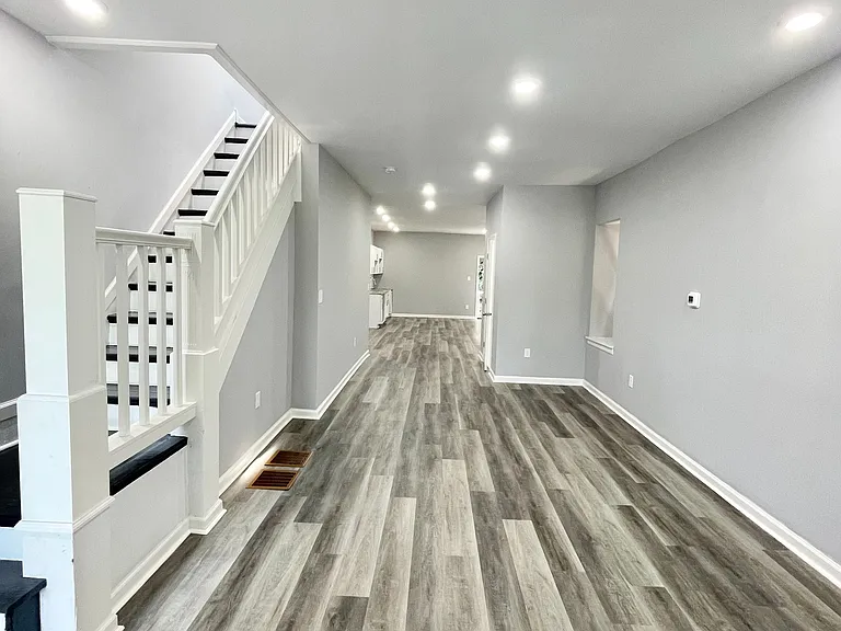 4930 Brown St — Photo 1