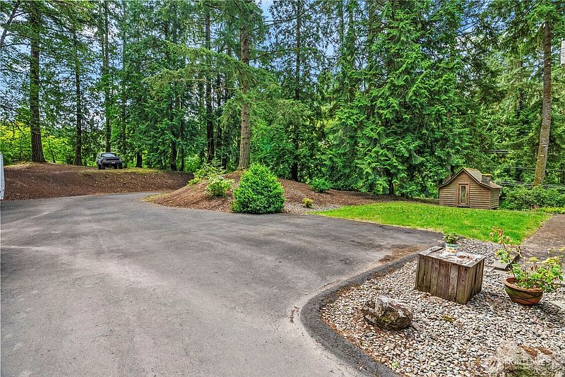 3rd image of 344 Rose Valley Road