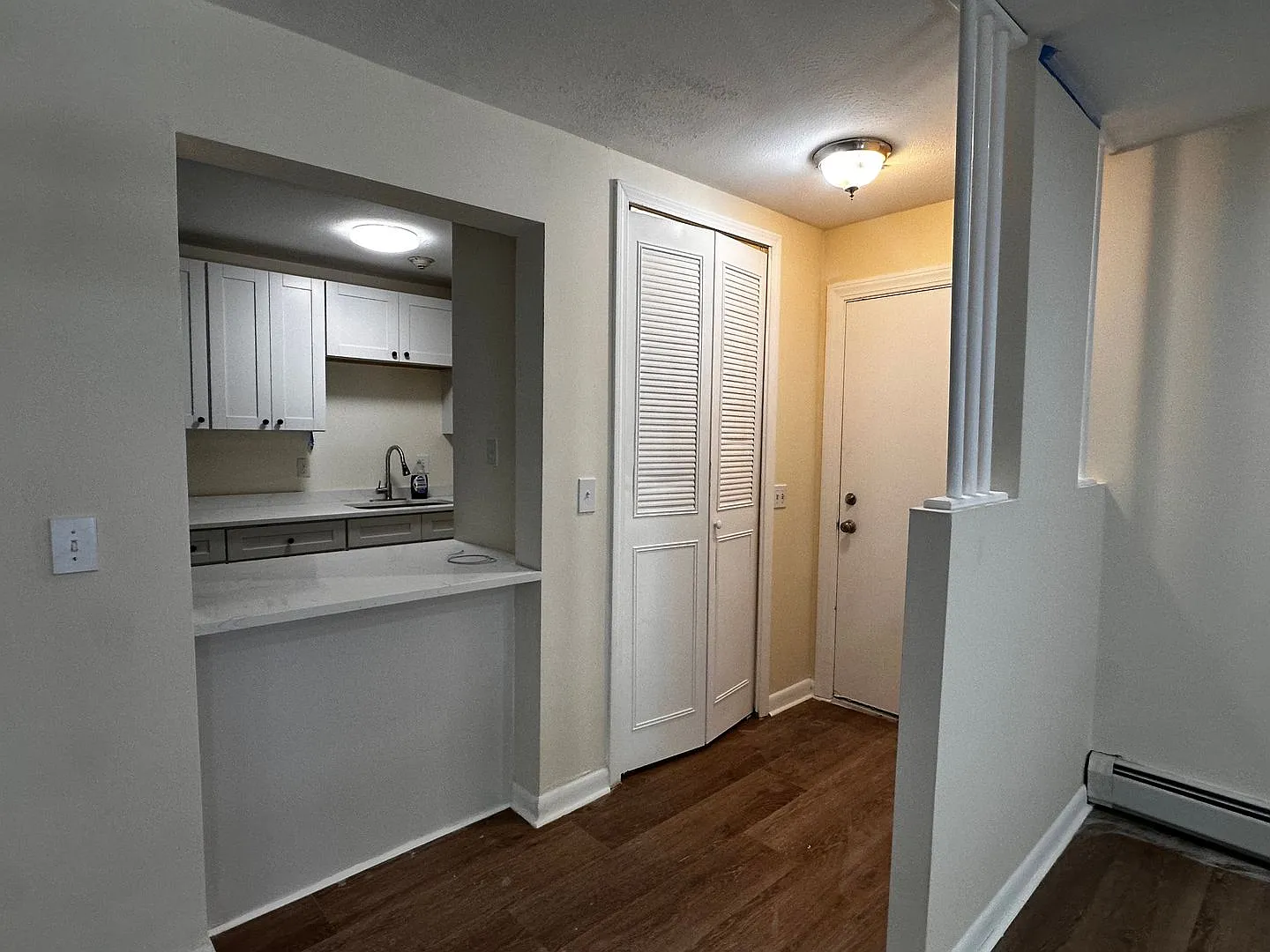 2 Bed/1.5 Bath Apartment in Cranston — Photo 4