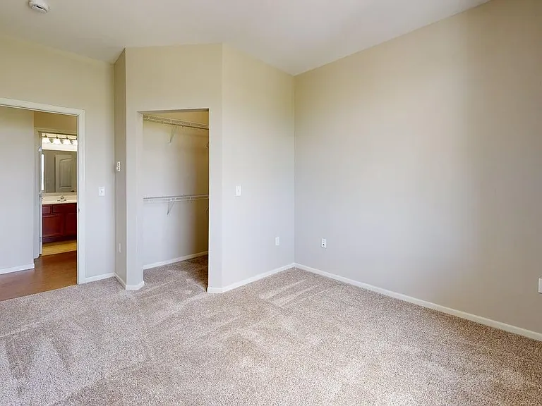 Eagle Crest Apartments — Photo 13