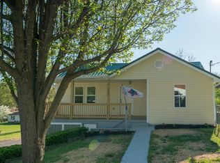 243 Belmont Ave, Mt Carmel, TN 37645