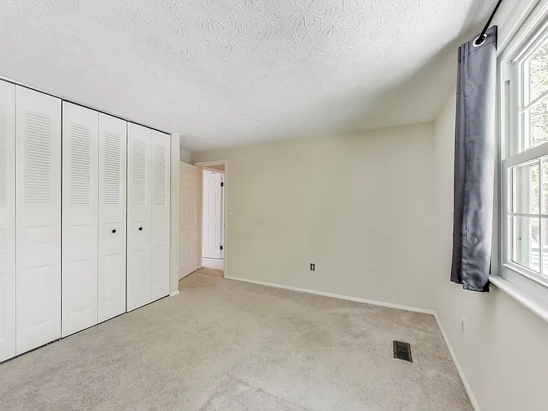 1337 Crockett Ln — Photo 24