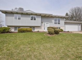 905 Hastings Ter, Valparaiso, IN 46383