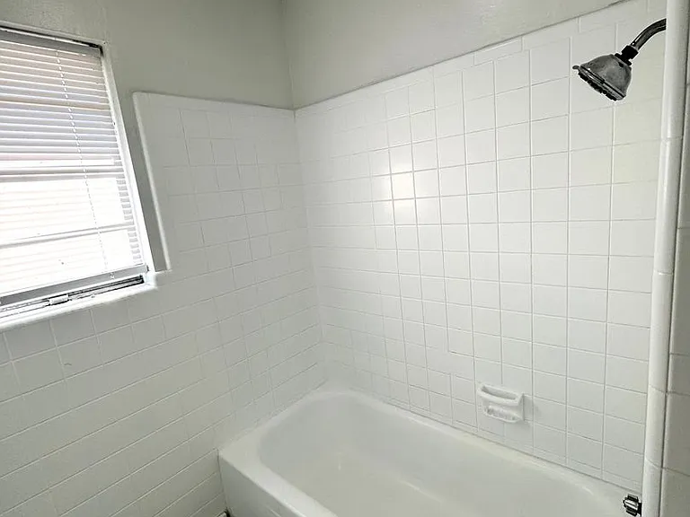 306 N Jackson St — Photo 52
