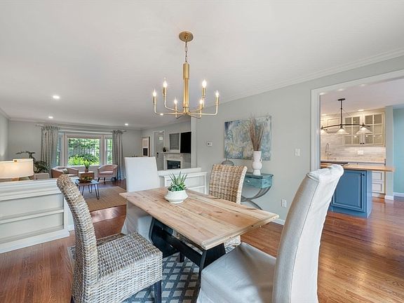5th image of 22 Floret Cir