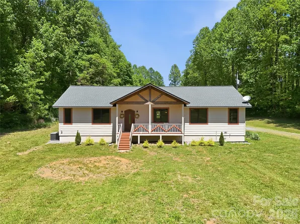 3540 Fork Creek Rd, Saluda, NC 28773