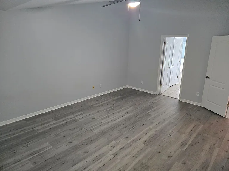 292 Carmel Dr — Photo 18