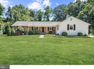 72 Westbrook Dr, Moorestown, NJ 08057