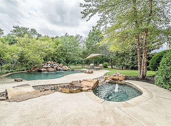4th image of 6904 Rainwood Dr