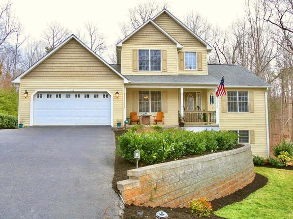 302 Heather Ln, Huddleston, VA 24104