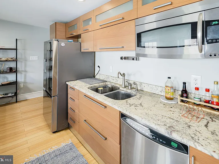 1514 Pine St #4F — Photo 7
