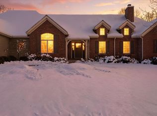 601 N Thornbush Cir, Hartland, WI 53029