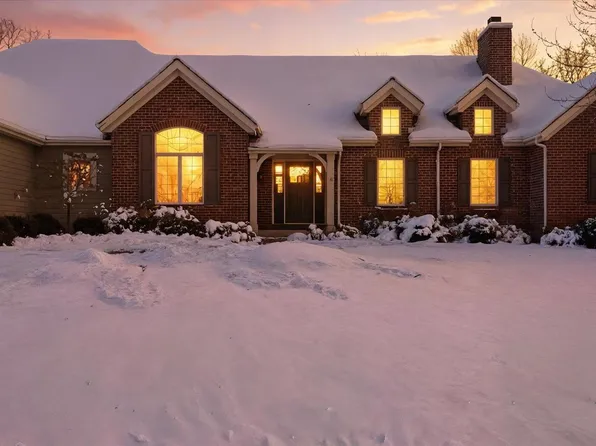 601 North Thornbush CIRCLE, Hartland, WI 53029