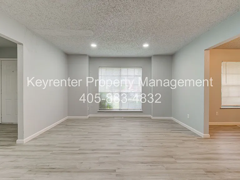1309 Crown Point Ave #4 — Photo 4