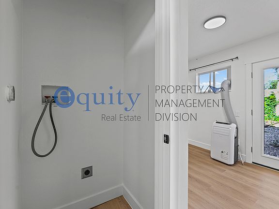 5th image of 852 E Roosevelt Ave #B