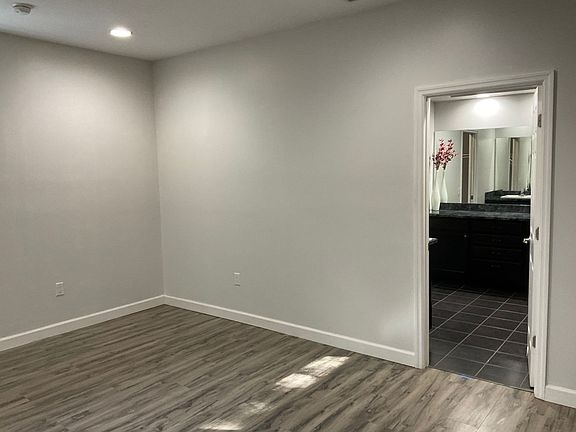 3rd image of 709 Mystic Oaks Ln