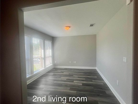 5th image of 3020 Crown Creek Cir