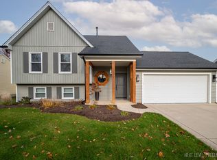 1718 Jeanette Ave, St Charles, IL 60174