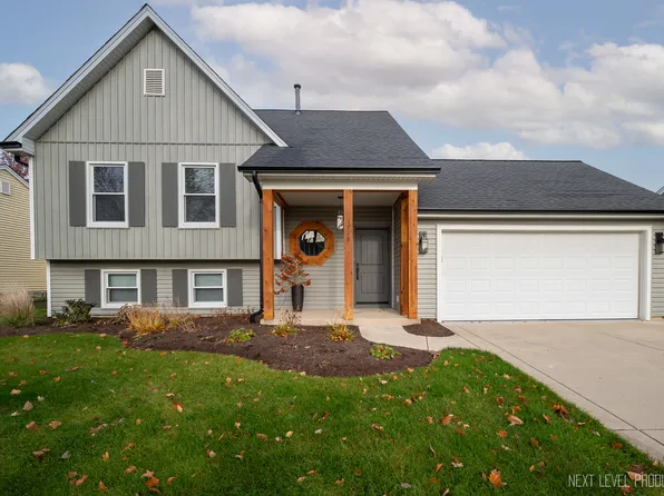 1718 Jeanette Ave, St Charles, IL 60174