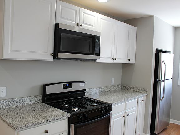 5th image of 8 Sonora Dr
