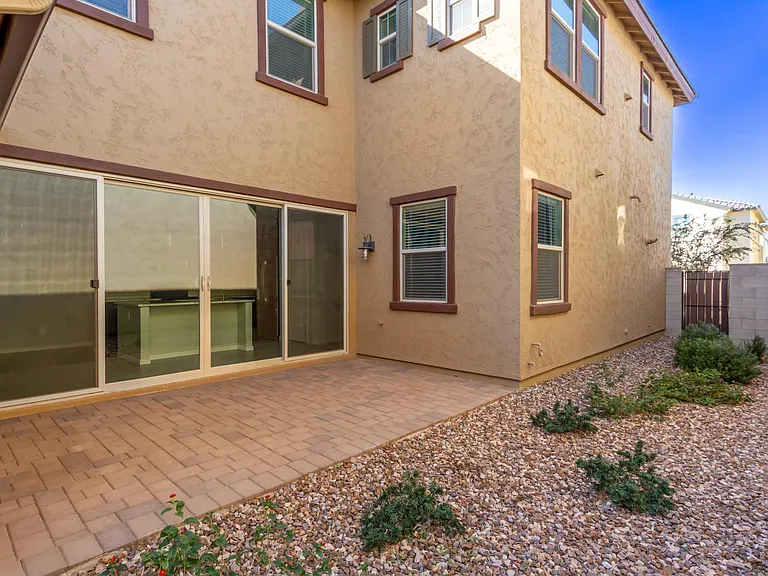 2570 S Quaintance St — Photo 36