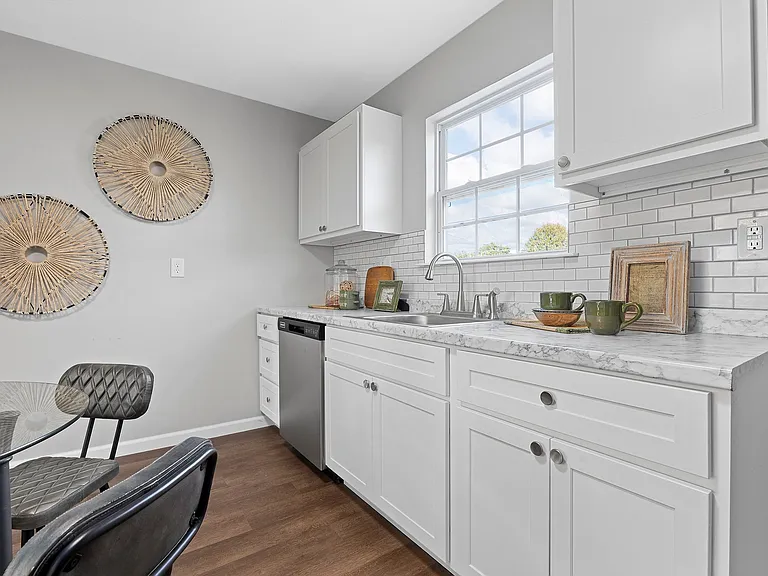 1024 Cypress Dr — Photo 9