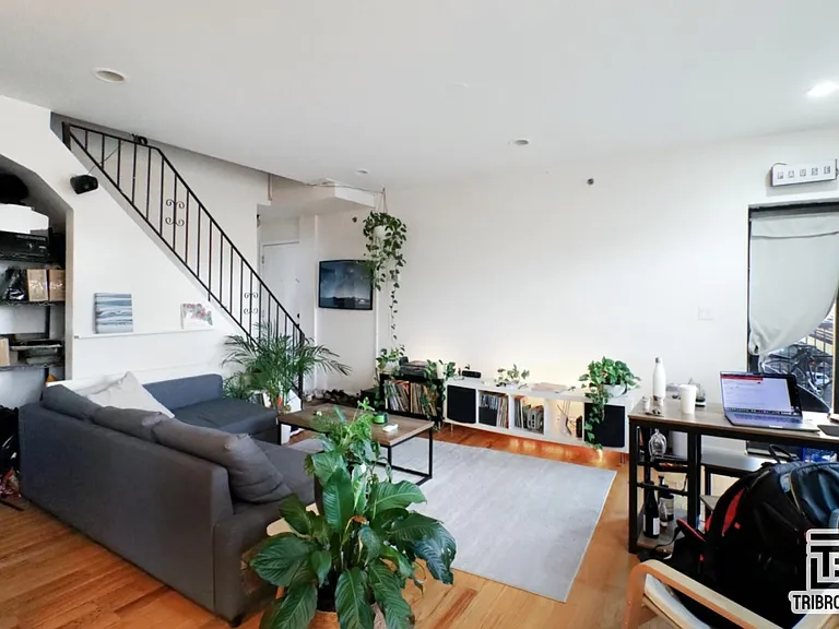 421 Smith St #3R — Photo 2