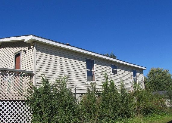 2nd image of 3156 Detroit Rd