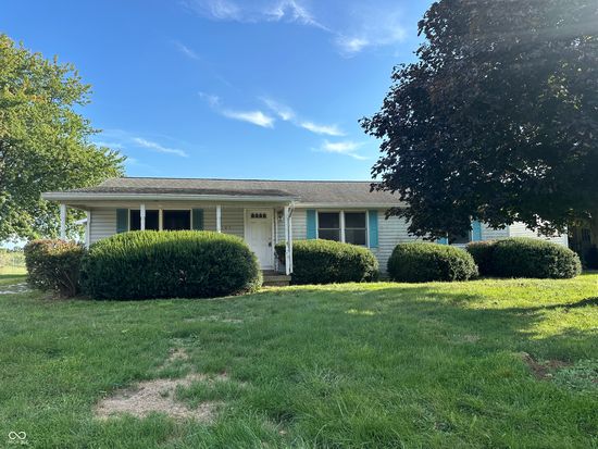 107 E Oak St, Roachdale, IN 46172