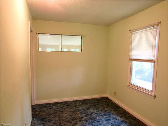 4th image of 1122 Crestline Dr