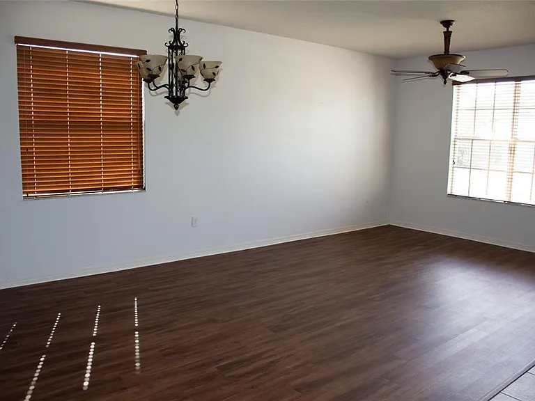 2504 Ladoga Dr — Photo 2