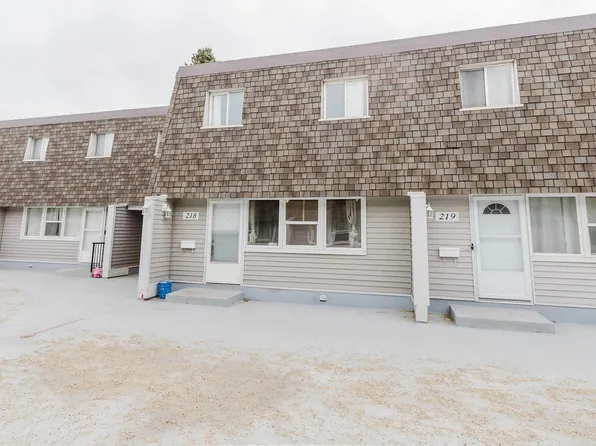 218 Village On The Grn NW, Edmonton, AB T5A 1H2