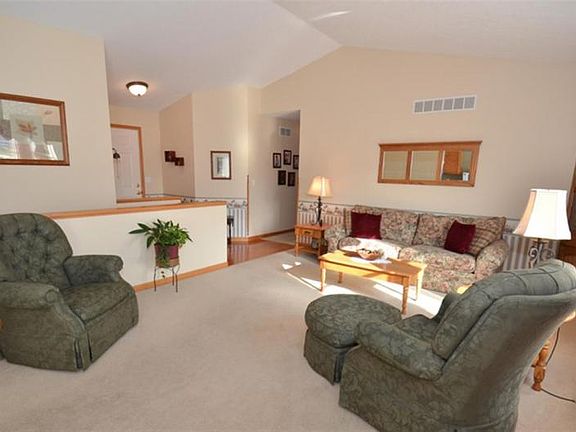 4th image of 55050 Patrician Park Dr