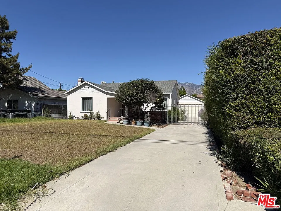 409 W Lemon Ave