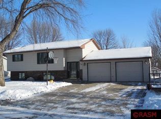116 Flanders Ave SE, Madelia, MN 56062