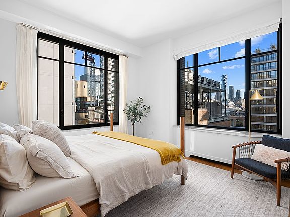 3rd image of 110 Charlton St APT 19D
