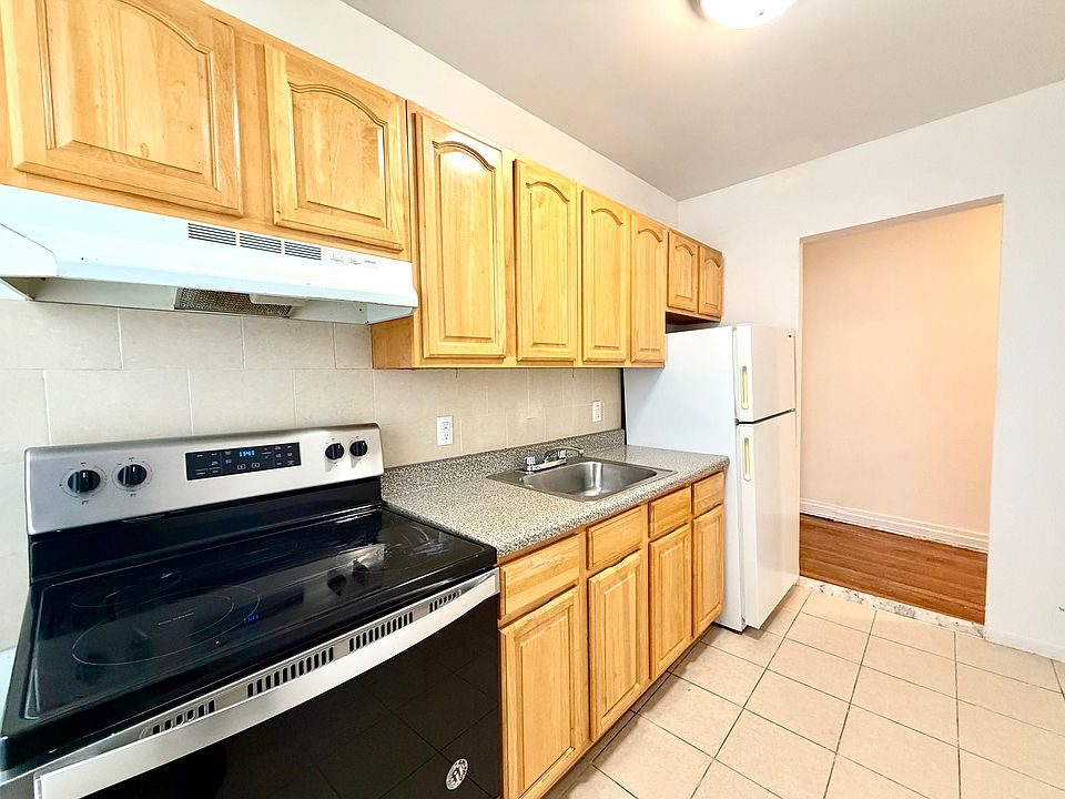 1st image of 3085 Brighton 13th St APT 3K