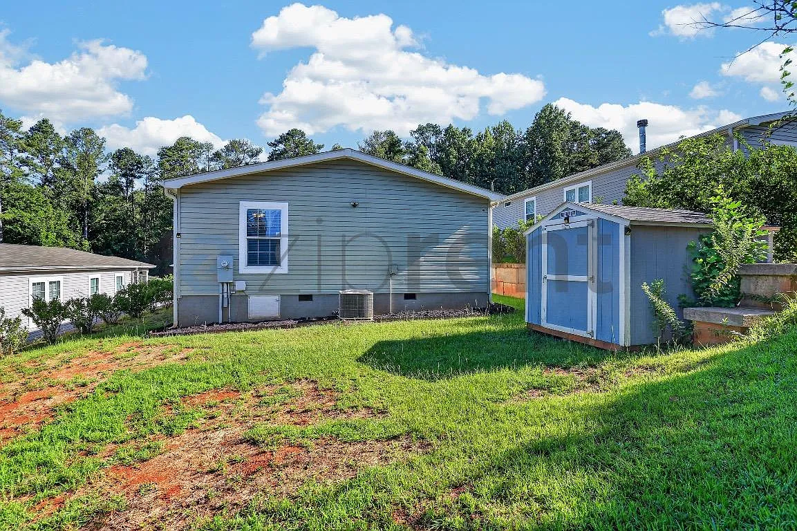 3 bed, 1512 sqft, $1,975 — Photo 3