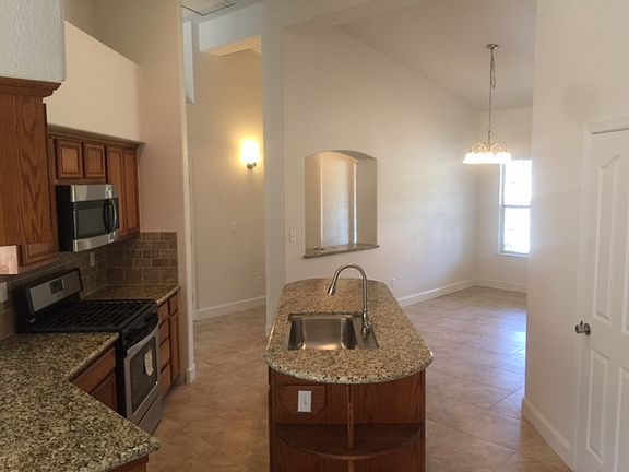 3rd image of 4003 E Meadow Ave