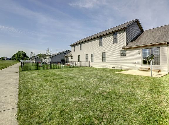 2nd image of 501 Prairie Ln