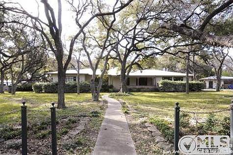 1st image of 3046 S Valley View Ln