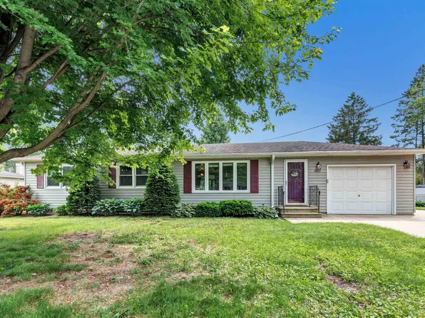 1863 Lenwood Ave, Green Bay, WI 54303