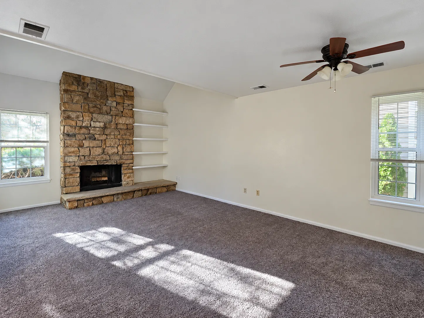 2 bed, 2.0 bath, 1392 sqft, $2,295 — Photo 4