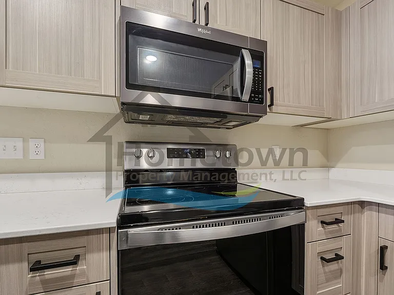 1358 N Sadee Ln — Photo 11