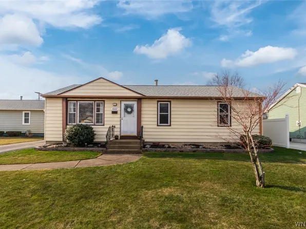 4357 E Frontier Dr, Blasdell, NY 14219
