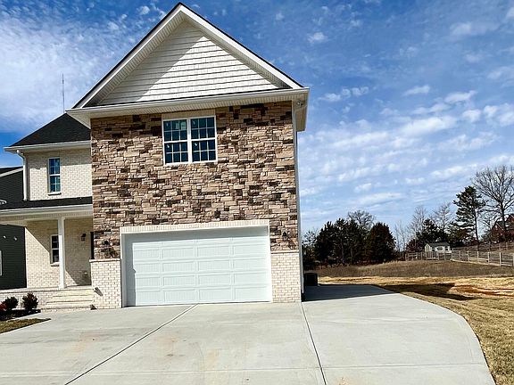 3rd image of 419 Eastland Park Dr