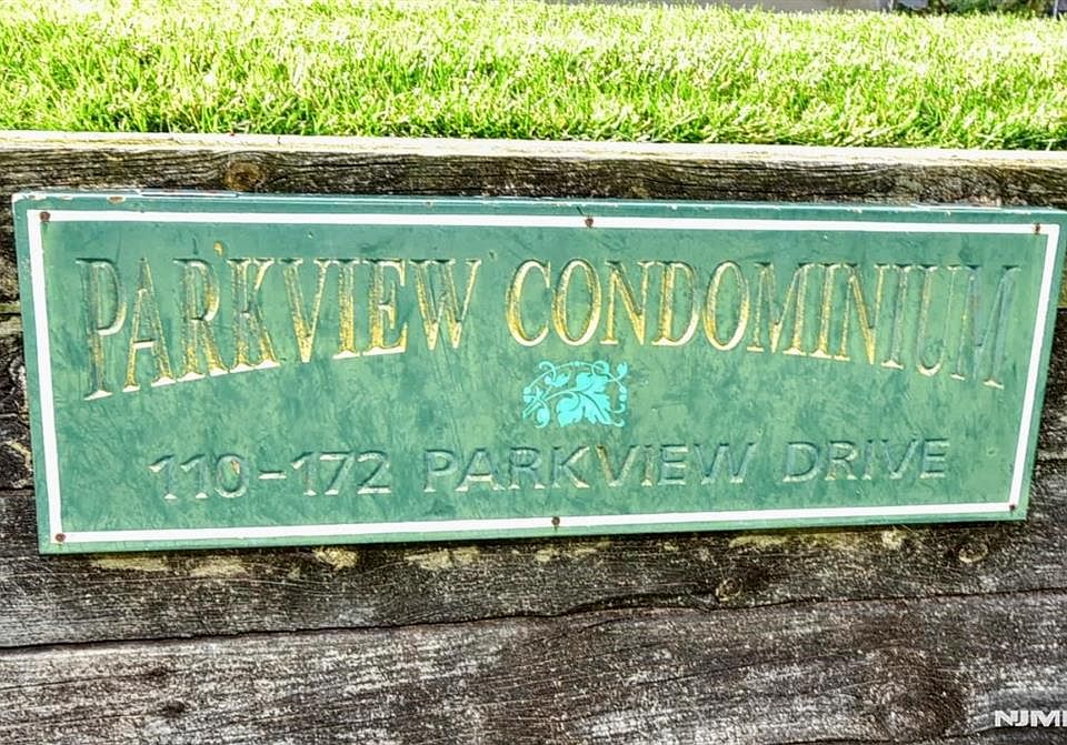 1st image of 146 Parkview Dr #19