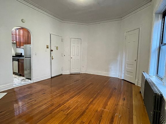 2nd image of 236 W 74th St APT 4R