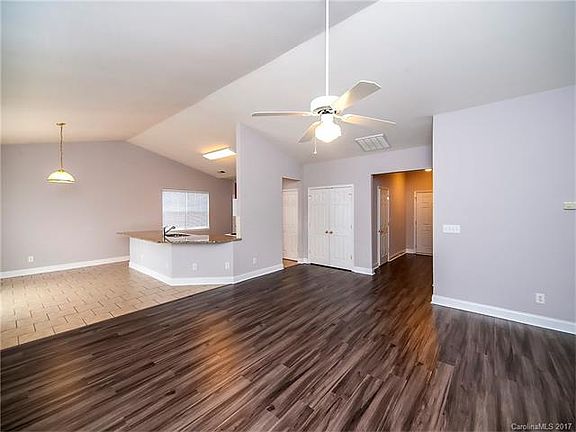 3rd image of 1322 Charidge Ln